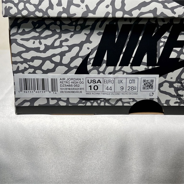 NIKE(ナイキ)のNIKE AIR JORDAN 1 HIGH OG WHITE CEMENT メンズの靴/シューズ(スニーカー)の商品写真