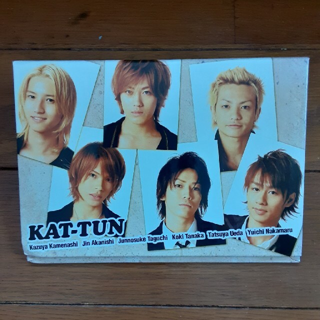 KAT-TUN(カトゥーン)のKAT-TUN 公式 フォトアルバム ② エンタメ/ホビーのタレントグッズ(アイドルグッズ)の商品写真