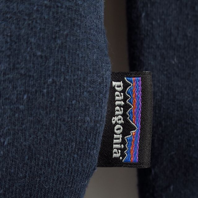 patagonia(パタゴニア)のPatagonia パタゴニア P-6ラベル アップライザル クルー スウェット メンズのトップス(スウェット)の商品写真