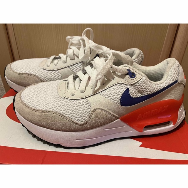 NIKE  スニーカー　美品　　3日間限定値下げ