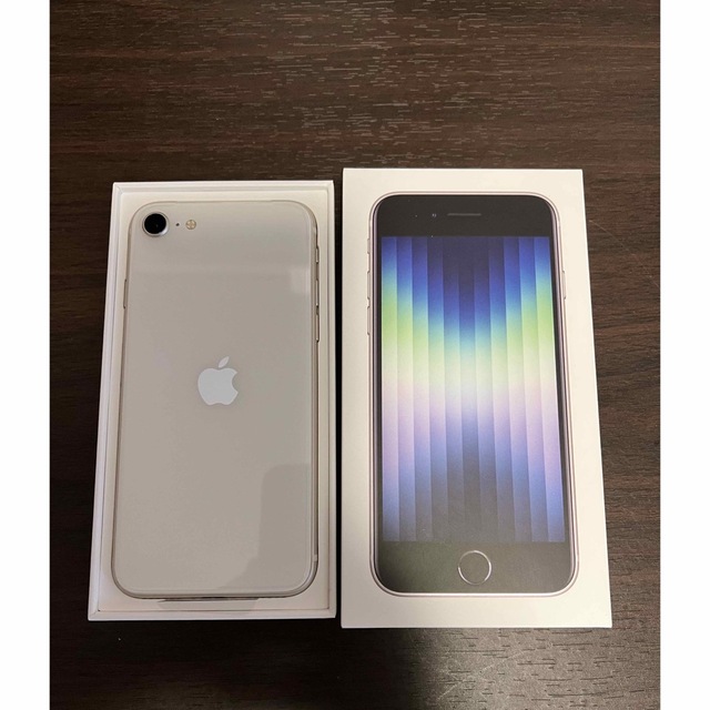 新品未使用　Apple iPhone SE 第3世代 64GB スターライト64GB状態