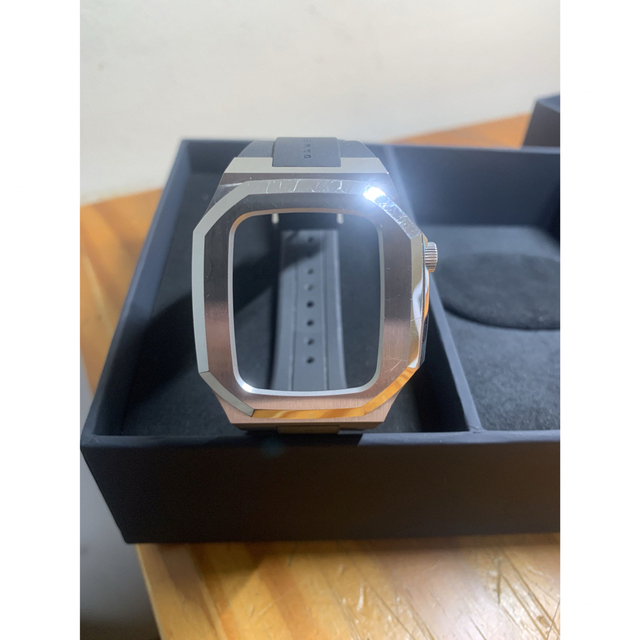 ダニエルウェリントン Apple Watch ケース シルバー 40mm-