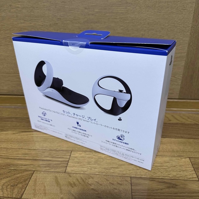 PlayStation VR(プレイステーションヴィーアール)の【新品箱破れあり】psvr 2 充電スタンド エンタメ/ホビーのゲームソフト/ゲーム機本体(その他)の商品写真