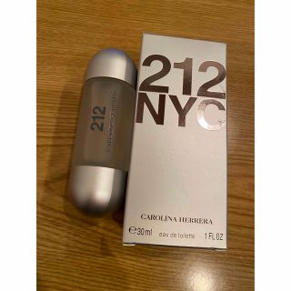 キャロライナヘレナ(CAROLINA HERRERA)のキャロライナヘレラ212オーデトワレ 30ml(香水(女性用))