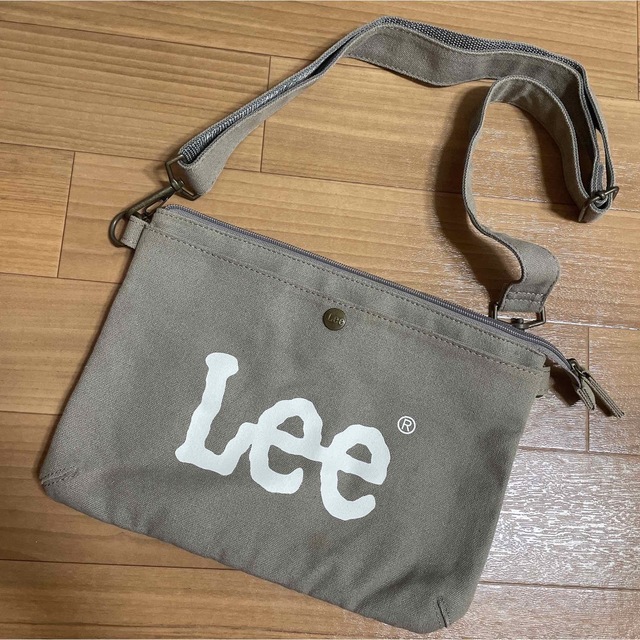 Lee(リー)のLee  ショルダーバッグ グレー レディースのバッグ(ショルダーバッグ)の商品写真