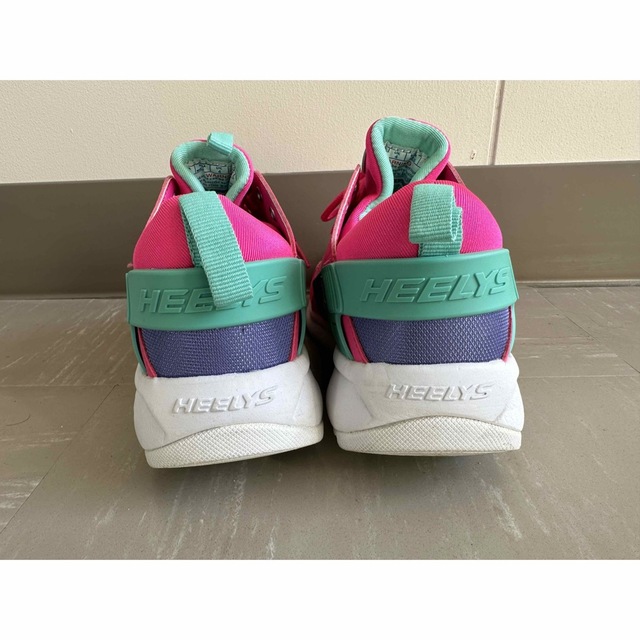 HEELYS(ヒーリーズ)のHEELYSヒーリーズ FORCE 23cmローラーシューズ スニーカー型 キッズ/ベビー/マタニティのキッズ靴/シューズ(15cm~)(ローラーシューズ)の商品写真