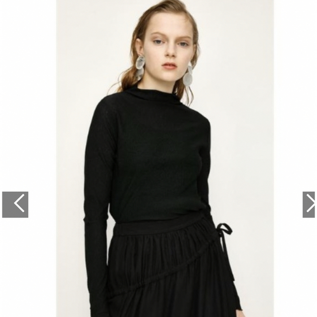 SLY(スライ)の新品　sly SHEER PLEATS トップス 1 黒　シアー　プリーツ レディースのトップス(カットソー(長袖/七分))の商品写真