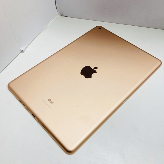 iPad 第8世代　128GB ゴールド　本体