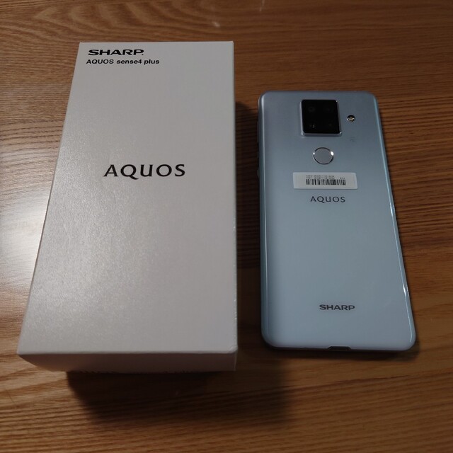 AQUOS(アクオス)のSIMフリー　AQUOS sense4 plus ホワイト スマホ/家電/カメラのスマートフォン/携帯電話(スマートフォン本体)の商品写真