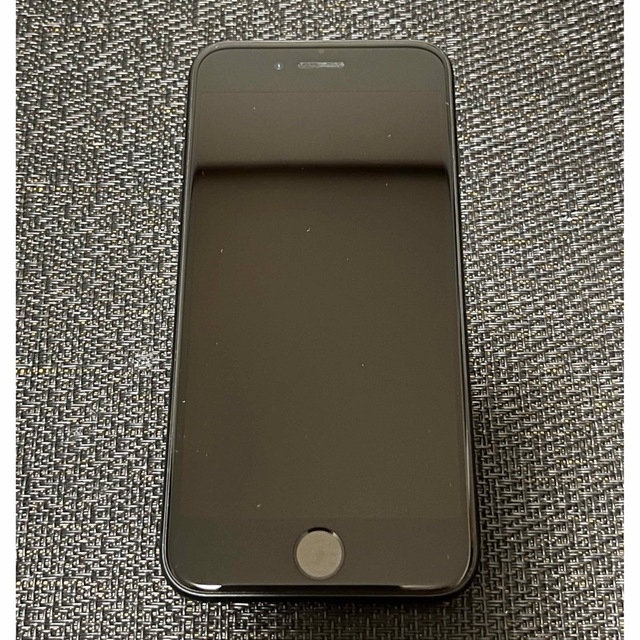 iPhone(アイフォーン)のiPhonese2 本体  64GB 黒色（美品） スマホ/家電/カメラのスマートフォン/携帯電話(スマートフォン本体)の商品写真