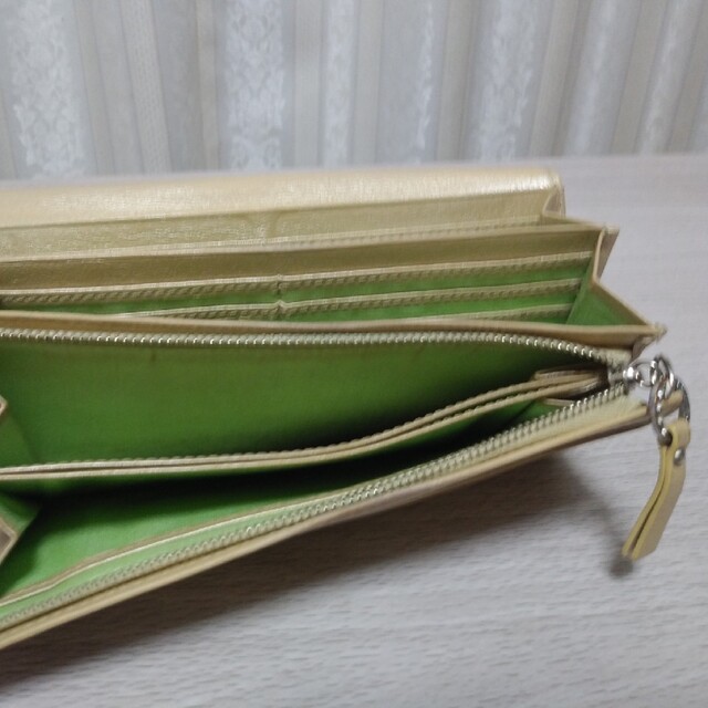 ANTEPRIMA(アンテプリマ)の長財布　ANTEPRIMA　ベージュ　花モチーフ レディースのファッション小物(財布)の商品写真