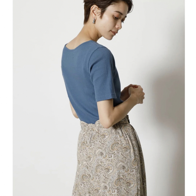 AZUL by moussy(アズールバイマウジー)の【AZUL】SQUARE NECK RIB TOPS 半袖 レディースのトップス(カットソー(半袖/袖なし))の商品写真