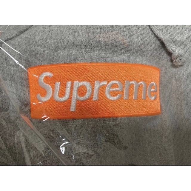 Supreme(シュプリーム)のSupreme 2017 Box Logo XL ボックス　グレー メンズのトップス(パーカー)の商品写真