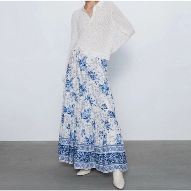 ZARA(ザラ)の【ZARA】花柄ロングスカート ホワイト ブルー  レディースのスカート(ロングスカート)の商品写真