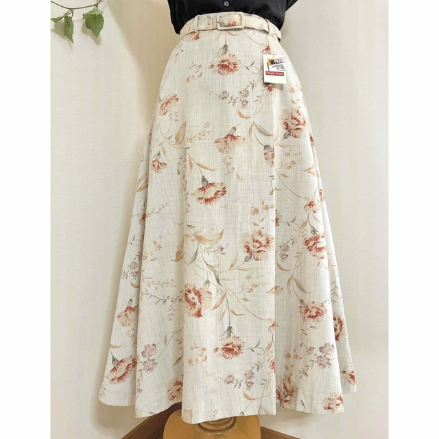 Grimoire(グリモワール)の新品未使用 ︎✿  ヴィンテージ  クラシカル 花柄ロングスカート ︎✿ レディースのスカート(ロングスカート)の商品写真