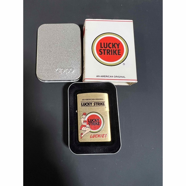 ZIPPO LUCKY STRIKE GIRL