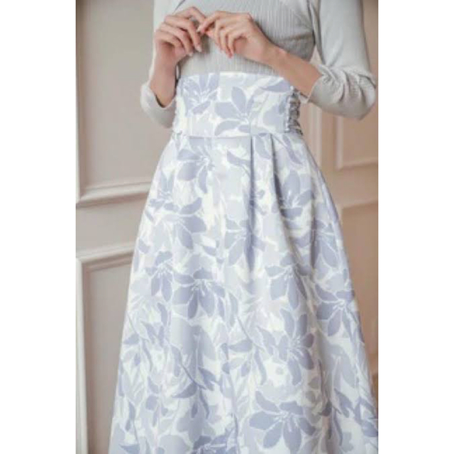 herlipto lily satin volume skirt