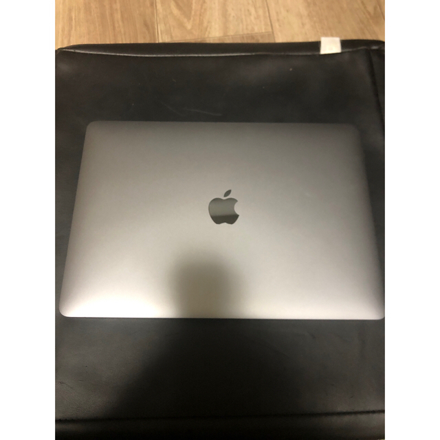 美品】MacBook Pro 13インチ 2020年 シルバー 生き延び おまけ付 美品】MacBook Pro 13インチ 2020年 シルバー 生き延び おまけ付