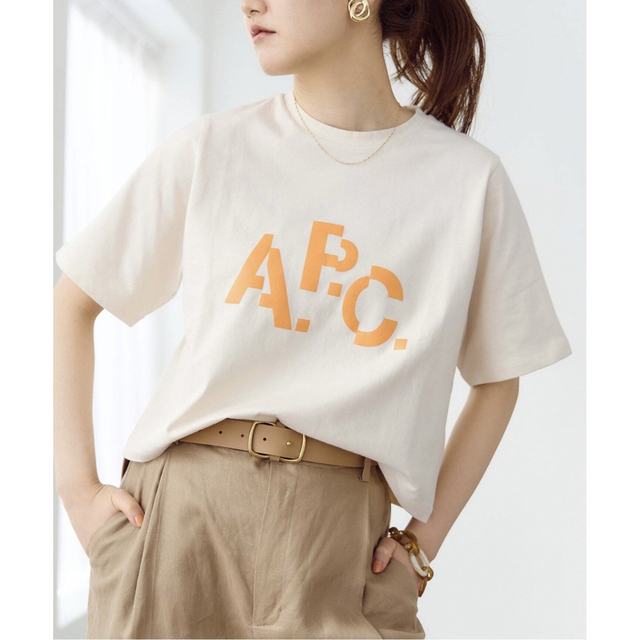 IENA A.P.C.別注 DECALE プリント Tシャツ 新入荷 52.0%OFF ...