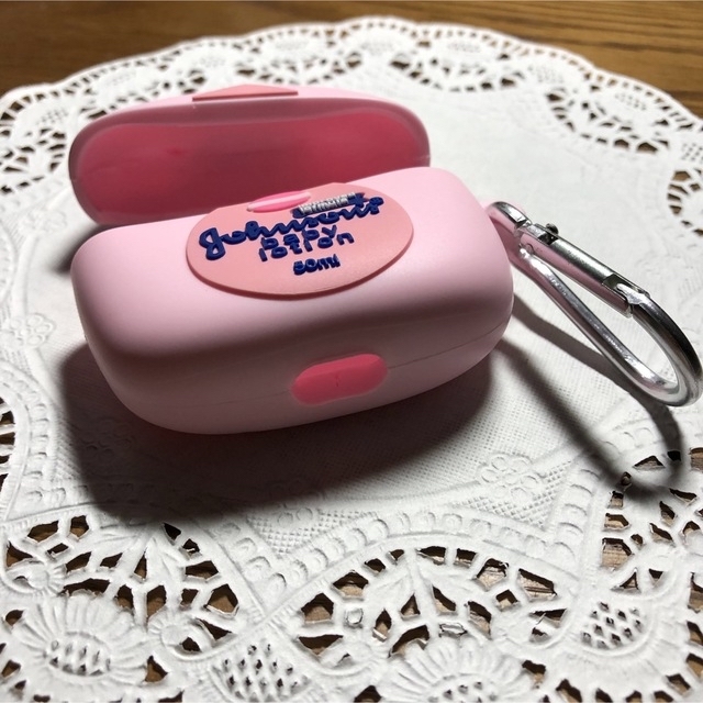 AirPodsPro ケース カバー クリーム かわいい 韓国 おしゃれ スマホ/家電/カメラのオーディオ機器(ヘッドフォン/イヤフォン)の商品写真