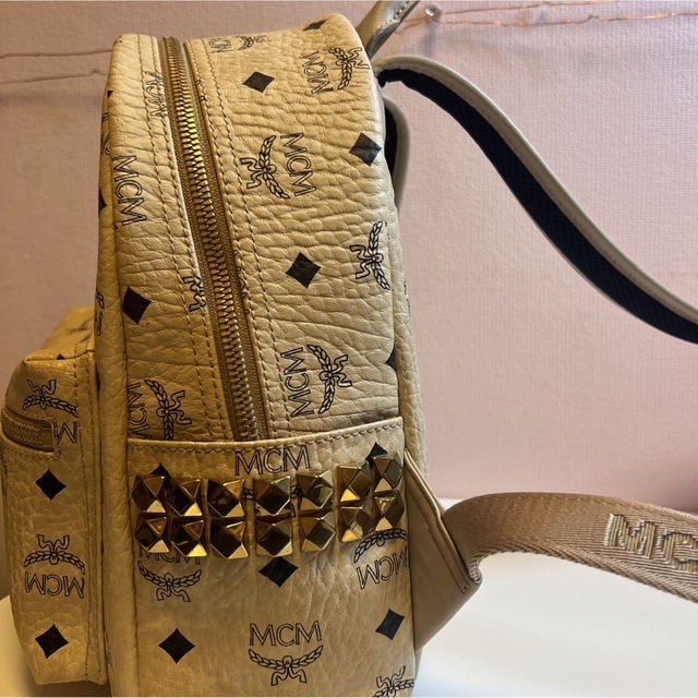 MCM - MCM リュックSサイズ ベージュ の通販 by 💞💞's shop|エムシー