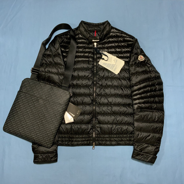 ARMANI EXCHANGE - 洗練されたデザイン アルマーニ ARMANI EXCHANGE - 洗練されたデザイン アルマーニ
