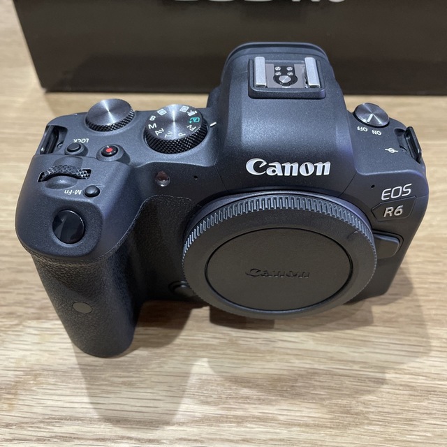 Canon(キヤノン)のCanon EOS R6 美品 スマホ/家電/カメラのカメラ(ミラーレス一眼)の商品写真