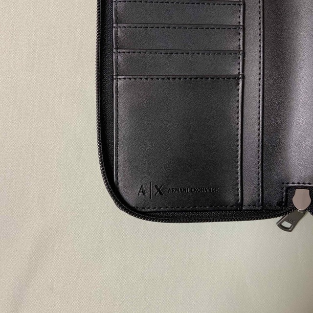 洗練されたデザイン アルマーニエクスチェンジ オールオーバーロゴ 長財布