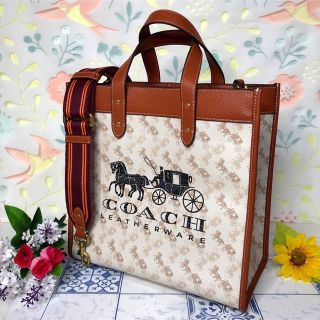 コーチ(COACH)のコーチ　トートバッグ　ハンドバッグ　お洒落　馬車　ホワイト　【新品】(トートバッグ)