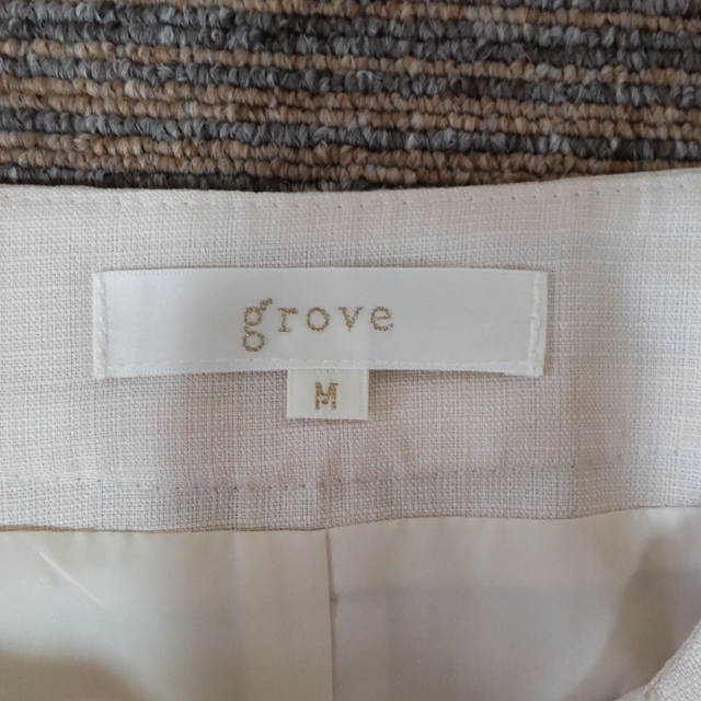 grove(グローブ)の【新品・未使用】 grove グローブ 膝丈 膝上丈 スカート ベージュ レディースのワンピース(ひざ丈ワンピース)の商品写真