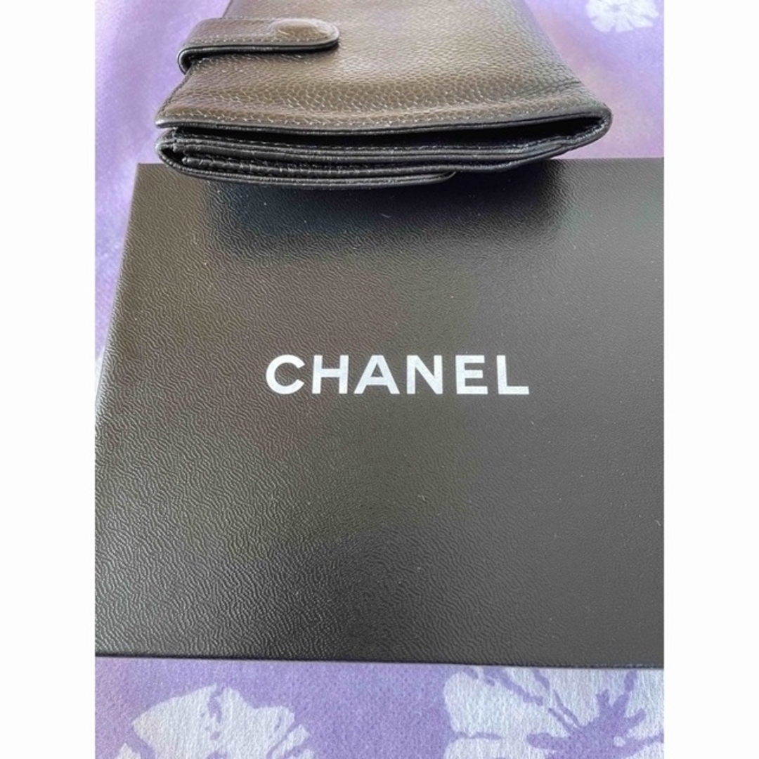 CHANEL(シャネル)のシャネル キャビアスキン ココマーク Wホック 二つ折り財布 箱付 レディースのファッション小物(財布)の商品写真