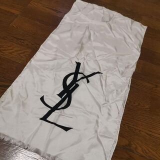 イヴサンローラン(Yves Saint Laurent)の913美品　イヴサンローラン　ショール　マフラー　シルク　ワンポイントロゴ(マフラー/ショール)