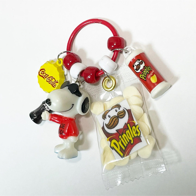 SNOOPY(スヌーピー)のちょっとやんちゃなあの子😎が 好き❣️✨キーホルダー ハンドメイドのアクセサリー(キーホルダー/ストラップ)の商品写真