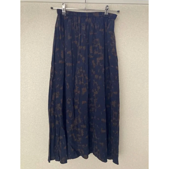 プリントフレアスカート ロングスカート ネイビー ブラウン　UNIQLO レディースのスカート(ロングスカート)の商品写真