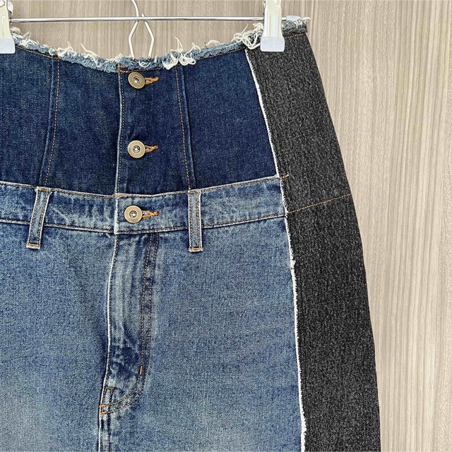 Ameri VINTAGE(アメリヴィンテージ)のAMERI REMAKE LIKE DENIM SKIRT レディースのスカート(ロングスカート)の商品写真