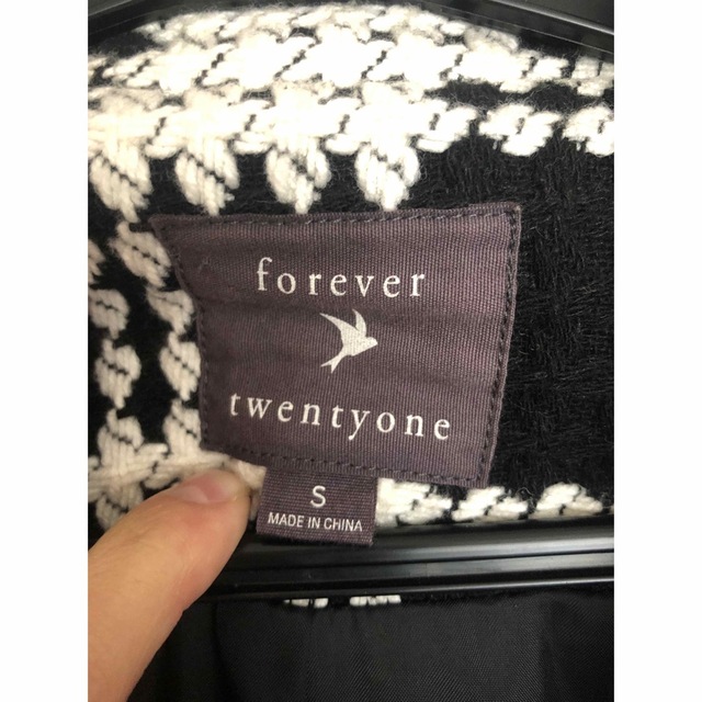 FOREVER 21(フォーエバートゥエンティーワン)のforever twentyoneコート レディースのジャケット/アウター(ロングコート)の商品写真