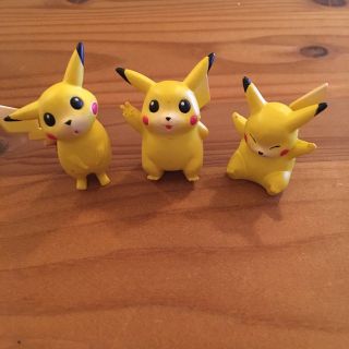 ポケモン(ポケモン)のピカチュウ　フィギュア(3体セット)(フィギュア)