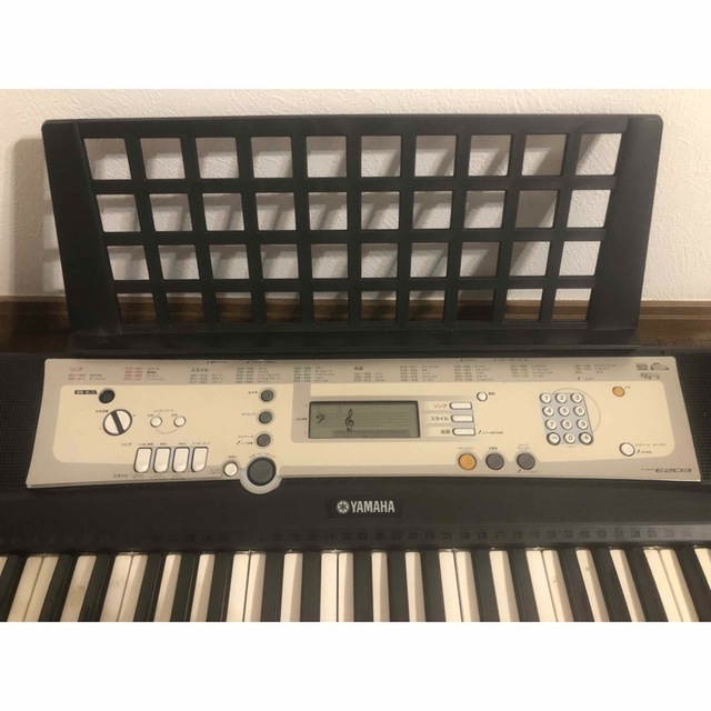 ヤマハ(ヤマハ)の電子ピアノ　キーボード　YAMAHA PSR-E203 楽器の鍵盤楽器(キーボード/シンセサイザー)の商品写真