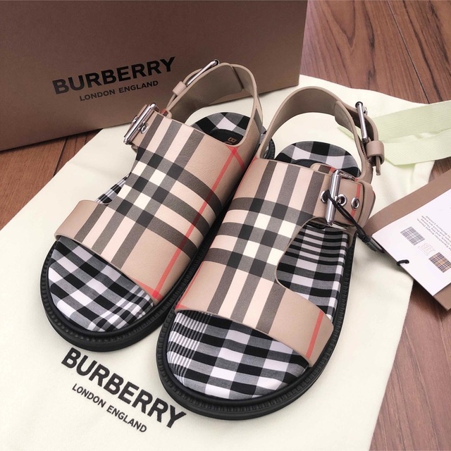 BURBERRY(バーバリー)のバーバリーチルドレン 新品サンダル31 キッズ/ベビー/マタニティのキッズ靴/シューズ(15cm~)(サンダル)の商品写真