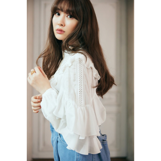 herlipto Puffed Sleeve Lace Blouse