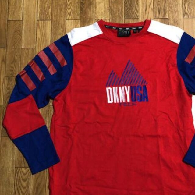 DKNY(ダナキャランニューヨーク)の90s 香港製 DKNY ロンT 赤 青 白 Lサイズ 古着 ダナキャラン 刺繍 メンズのトップス(Tシャツ/カットソー(七分/長袖))の商品写真