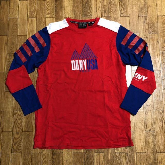 DKNY(ダナキャランニューヨーク)の90s 香港製 DKNY ロンT 赤 青 白 Lサイズ 古着 ダナキャラン 刺繍 メンズのトップス(Tシャツ/カットソー(七分/長袖))の商品写真