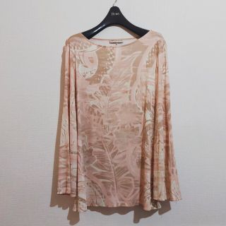 エミリオプッチ(EMILIO PUCCI)の定価10万円程度★新品同様★エミリオプッチ★デザイントップス(カットソー(長袖/七分))