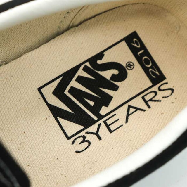 VANS(ヴァンズ)のバンズ スリッポン 美品 スニーカー V98CL 3YEARS シューズ シンプル 靴 黒 メンズ レディース 24cmサイズ ブラック VANS レディースの靴/シューズ(スリッポン/モカシン)の商品写真