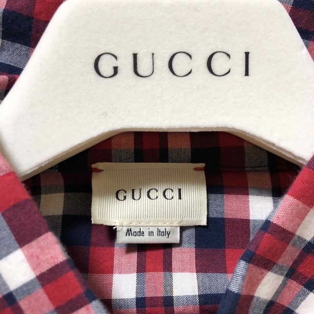 Gucci(グッチ)の新品未使用　GUCCI グッチチルドレンズ　GUCCIロゴプリントチェックシャツ レディースのトップス(シャツ/ブラウス(長袖/七分))の商品写真