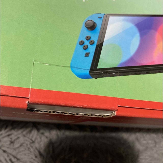新品 Nintendo Switch 本体 有機ELモデル ネオンレッド 3