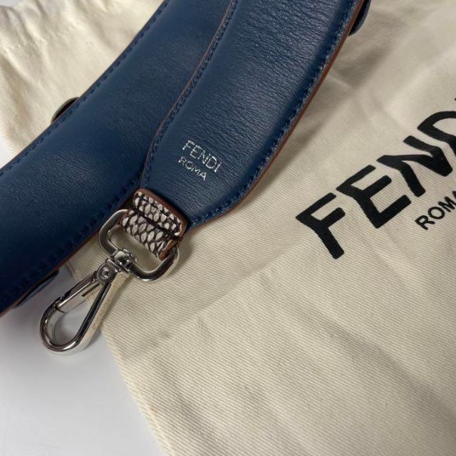 美品 フェンディ FENDI ストラップユー ショルダー パイソン 花柄