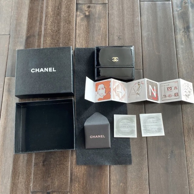 CHANEL(シャネル)のシャネル　三つ折り財布 レディースのファッション小物(財布)の商品写真