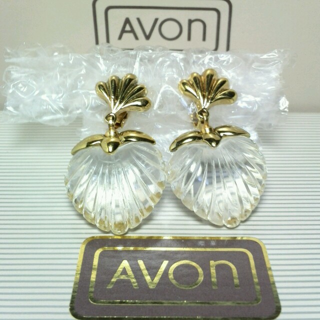 AVON(エイボン)のAVON 刻印揺れるイヤリング☆美品 レディースのアクセサリー(イヤリング)の商品写真