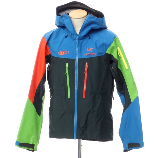 ARC'TERYX(アークテリクス)の【中古】アークテリクス ARC'TERYX BEAMS40周年記念 ALPHA SV JACKET GORE-TEX シェルジャケット【サイズXS】【メンズ】 メンズのジャケット/アウター(マウンテンパーカー)の商品写真